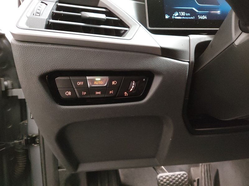 BMW 330e Touring automatik • ACC • Električna peta vrata — 7