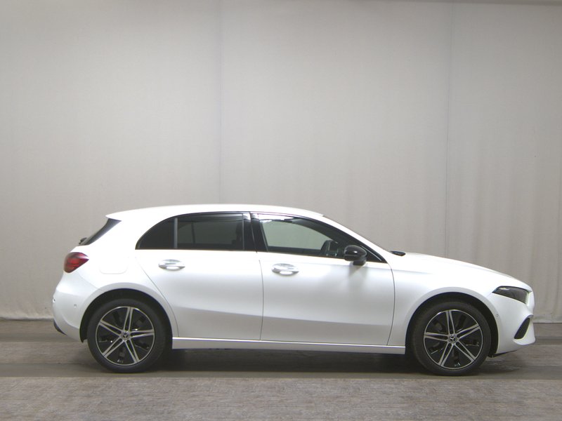Mercedes-Benz A 250 e automatik Progressive • Full LED