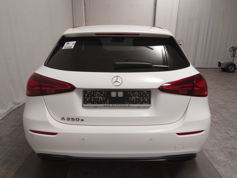 Mercedes-Benz A 250 e automatik Progressive • Full LED — 14