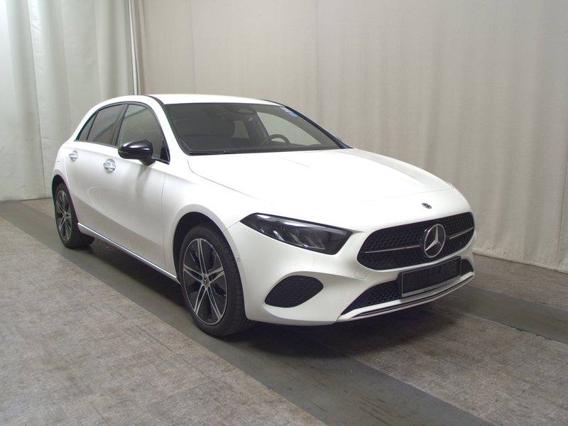 Mercedes-Benz A 250 e automatik Progressive • Full LED — 3
