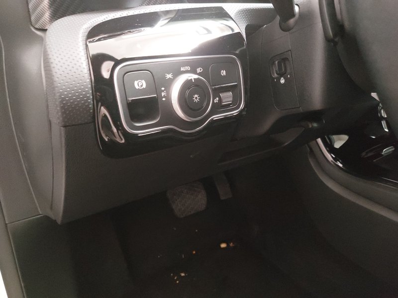 Mercedes-Benz A 250 e automatik Progressive • Full LED — 7