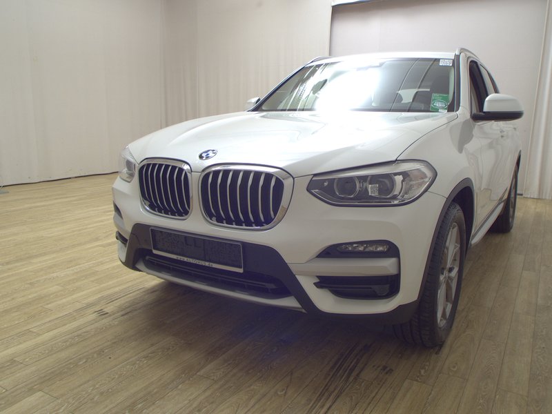 BMW X3 xDrive20i automatik X-Line • HUD • koža — 2