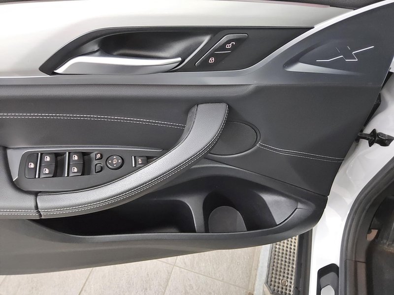 BMW X3 xDrive20i automatik X-Line • HUD • koža — 9