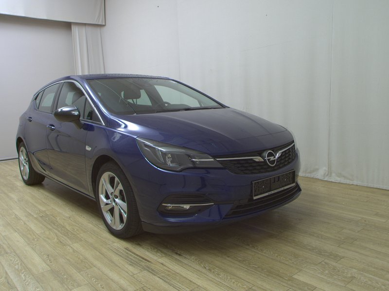 Opel Astra 1.5 D Business Elegance • Full LED — 3