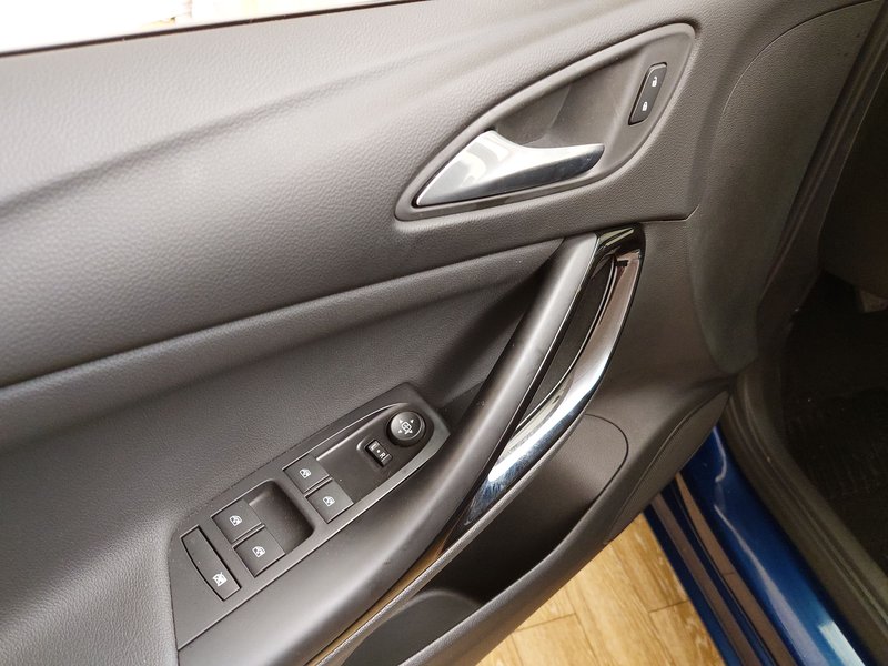 Opel Astra 1.5 D Business Elegance • Full LED — 5