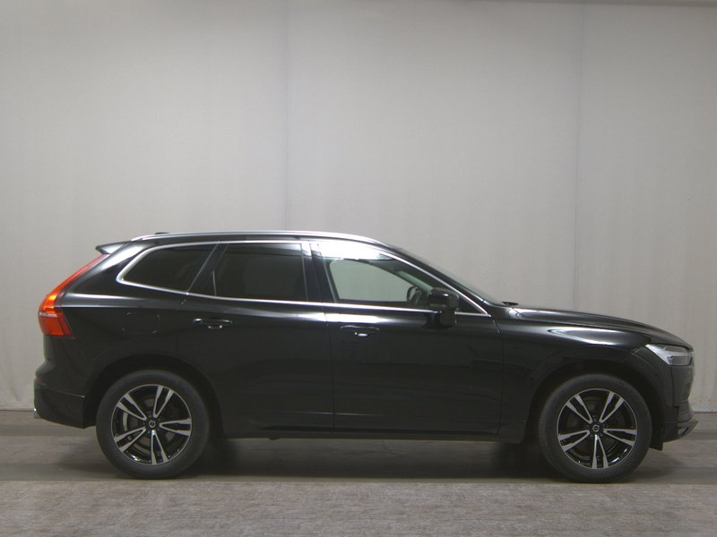 Volvo XC60 B4 D Momentum Pro automatik • AHK • el. peta vrata