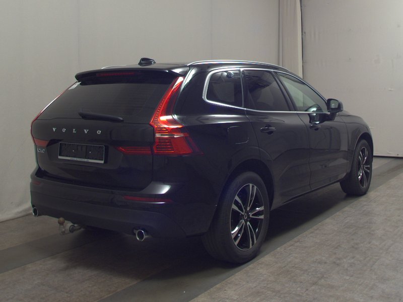 Volvo XC60 B4 D Momentum Pro automatik • AHK • el. peta vrata — 4