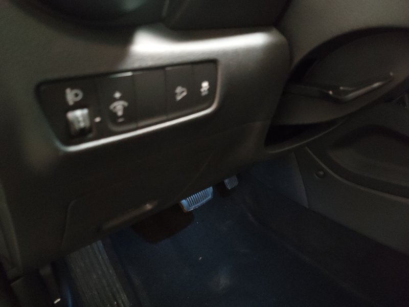 Hyundai Kona 1.6 CRDI Trend automatik • ACC • LED — 7