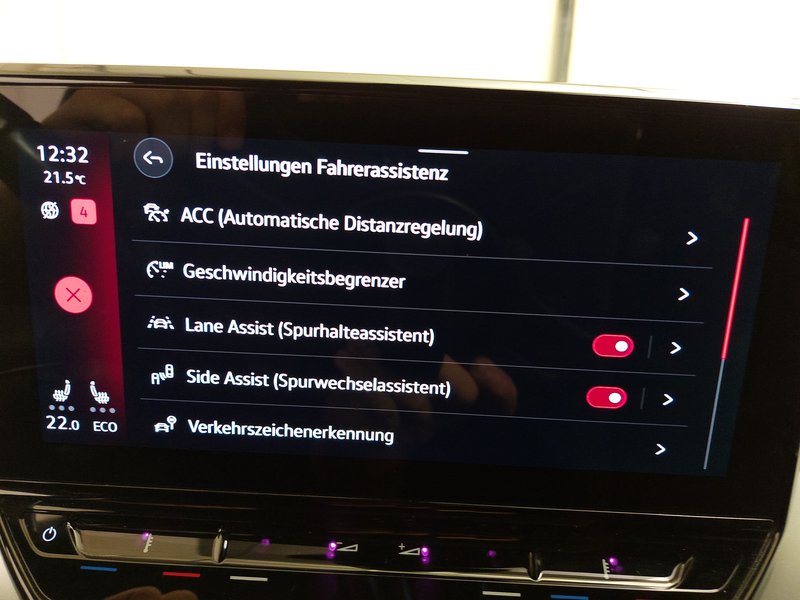 Volkswagen ID.4 Pro Performance • 360° kamera • ACC — 24
