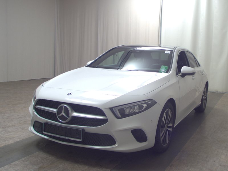 Mercedes-Benz A 180 d automatik Progressive • panorama • Full LED — 2