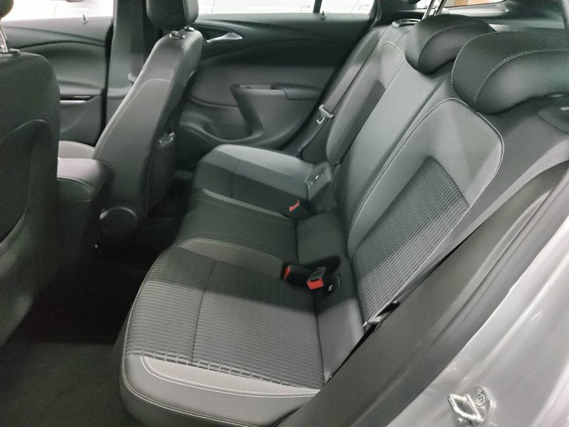Opel Astra ST 1.2 Turbo • Full LED — 12