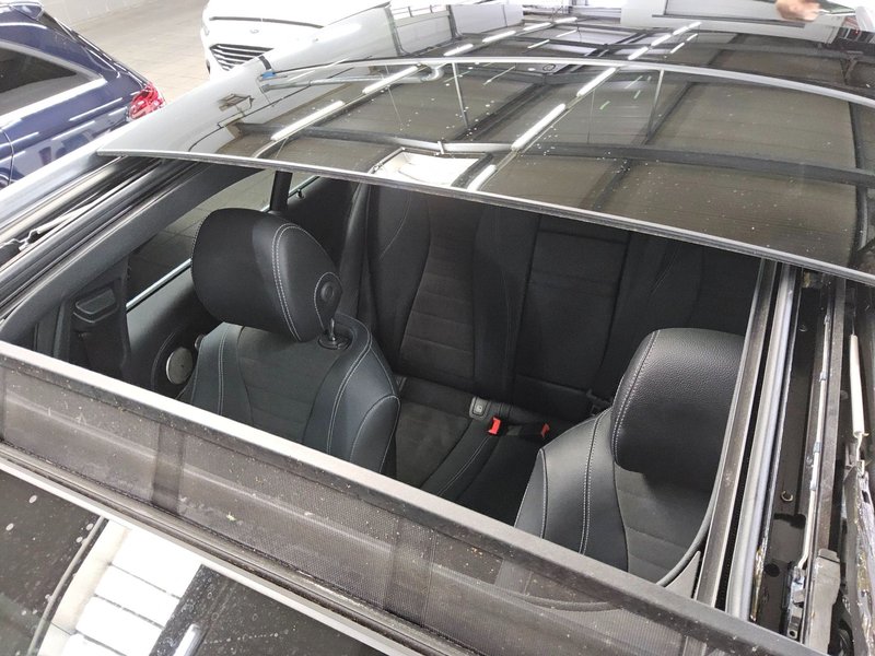 Mercedes-Benz E 300 e karavan automatik AMG Line • panorama • ACC — 12