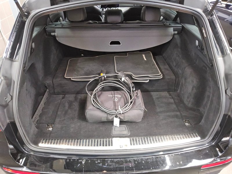 Mercedes-Benz E 300 e karavan automatik AMG Line • panorama • ACC — 13