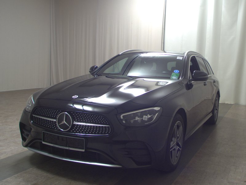 Mercedes-Benz E 300 e karavan automatik AMG Line • panorama • ACC — 2