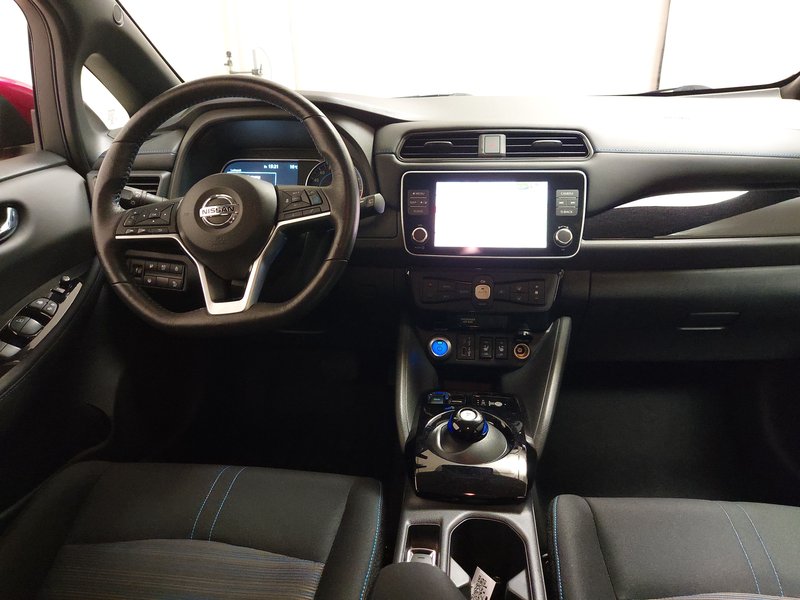 Nissan Leaf N-Connecta • 360° kamera • Full LED — 16