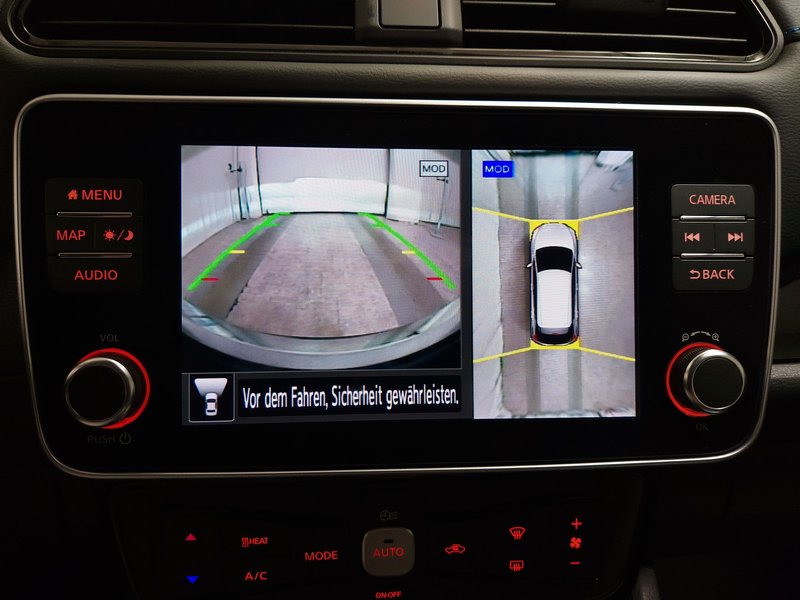 Nissan Leaf N-Connecta • 360° kamera • Full LED — 19