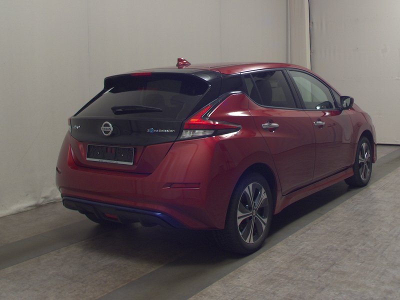 Nissan Leaf N-Connecta • 360° kamera • Full LED — 4