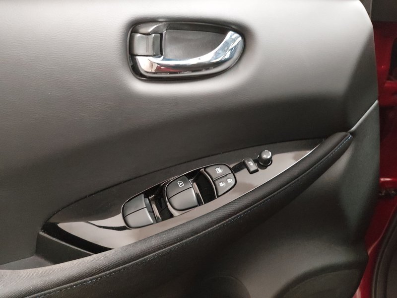 Nissan Leaf N-Connecta • 360° kamera • Full LED — 5