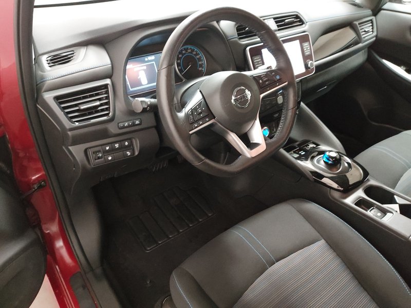 Nissan Leaf N-Connecta • 360° kamera • Full LED — 6