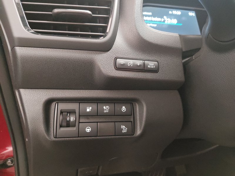 Nissan Leaf N-Connecta • 360° kamera • Full LED — 7