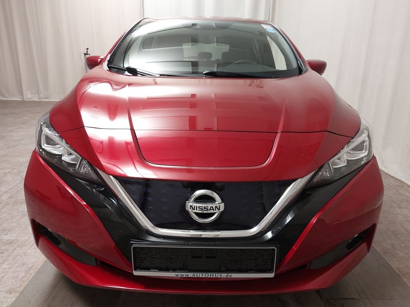 Nissan Leaf N-Connecta • 360° kamera • Full LED — 9