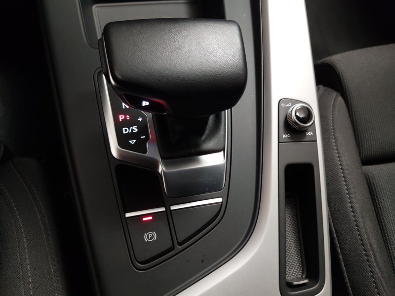 Audi A4 40 TDI automatik advanced • ACC • Full LED — 16