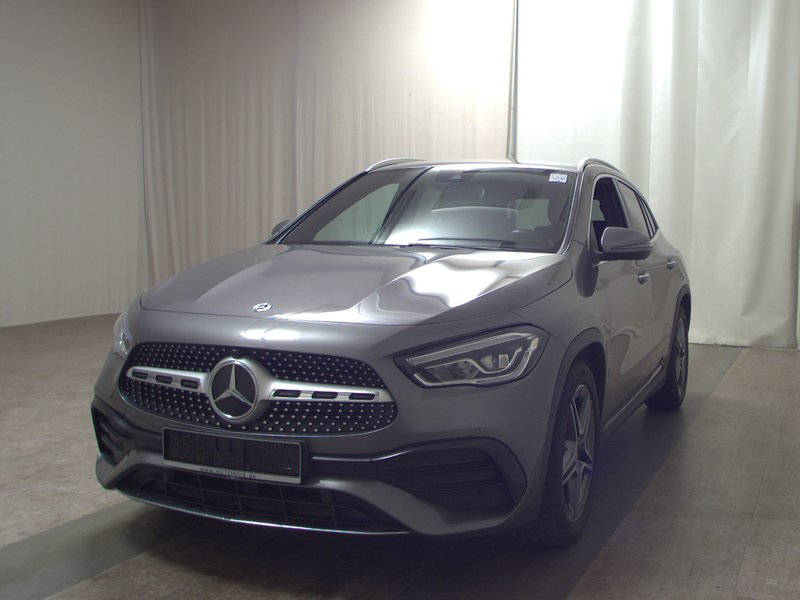 Mercedes-Benz GLA 200 automatik AMG Line • AHK • LED — 2