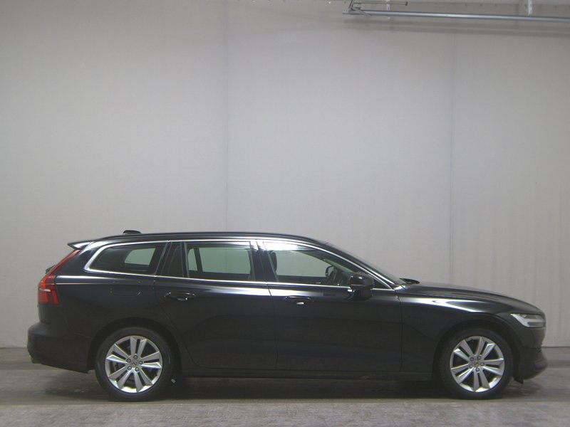 Volvo V60 B4 D automatik Momentum Pro • AHK • električna peta vrata