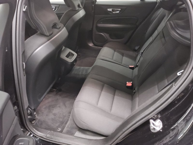 Volvo V60 B4 D automatik Momentum Pro • AHK • električna peta vrata — 13