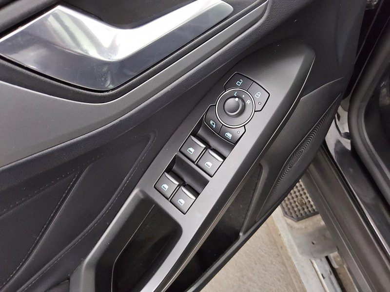 Ford Focus Turnier 1.5 EcoBlue automatik Cool&Connect • bežično punjenje • LED — 9