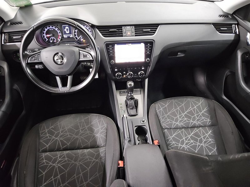 Škoda Octavia Combi 2.0 TDI Clever automatik • ACC • LED — 5