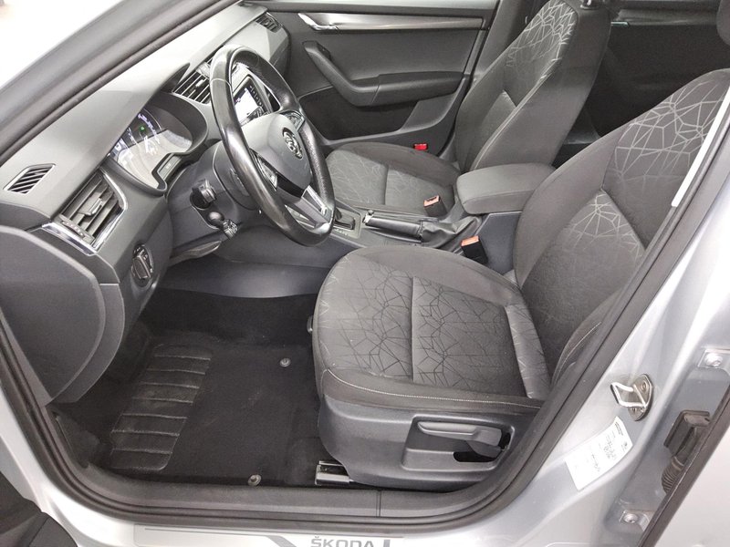 Škoda Octavia Combi 2.0 TDI Clever automatik • ACC • LED — 8