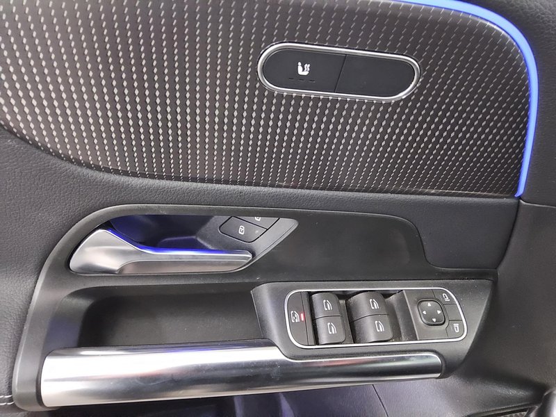 Mercedes-Benz GLA 200 d automatik Progressive • LED • digitalni instrumenti — 10