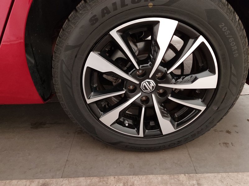 MG MG5 • Full LED • kamera — 8