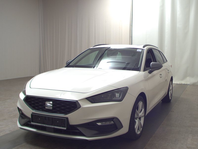 SEAT Leon Sportstourer 2.0 TDI automatik FR-Line • LED • panorama — 2