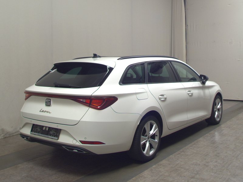 SEAT Leon Sportstourer 2.0 TDI automatik FR-Line • LED • panorama — 4