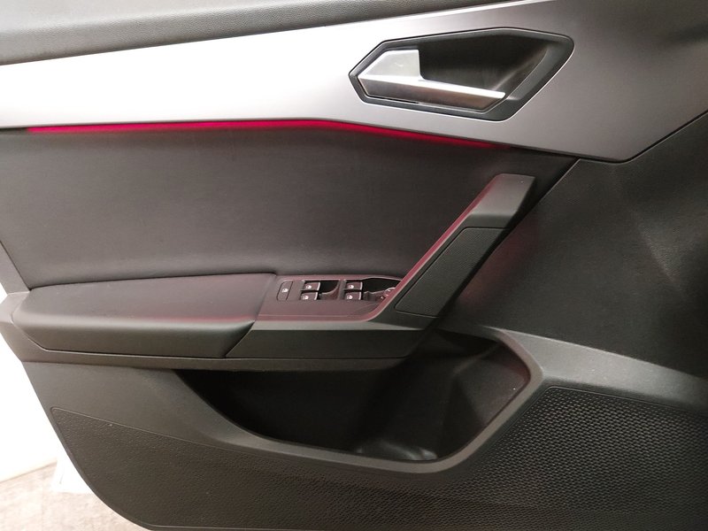 SEAT Leon Sportstourer 2.0 TDI automatik FR-Line • LED • panorama — 5