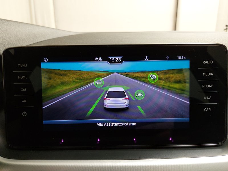Škoda Scala 1.0 TSI automatik Ambition • Full LED • digitalni instrumenti — 19