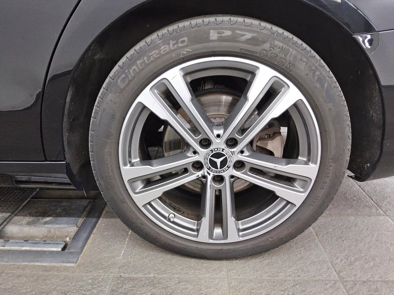 Mercedes-Benz E 220 d karavan automatik Avantgarde • panorama • LED — 11