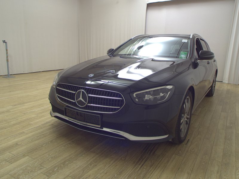 Mercedes-Benz E 220 d karavan automatik Avantgarde • panorama • LED — 2