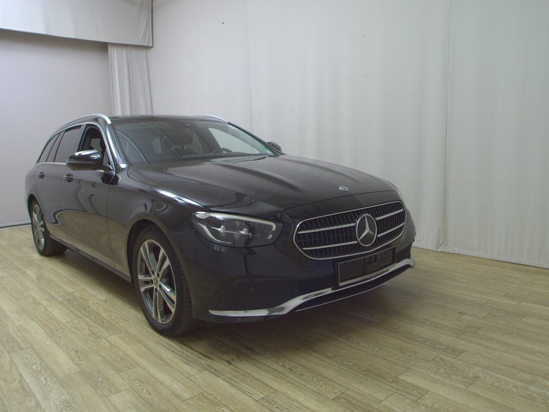 Mercedes-Benz E 220 d karavan automatik Avantgarde • panorama • LED — 3
