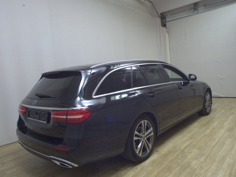 Mercedes-Benz E 220 d karavan automatik Avantgarde • panorama • LED — 4