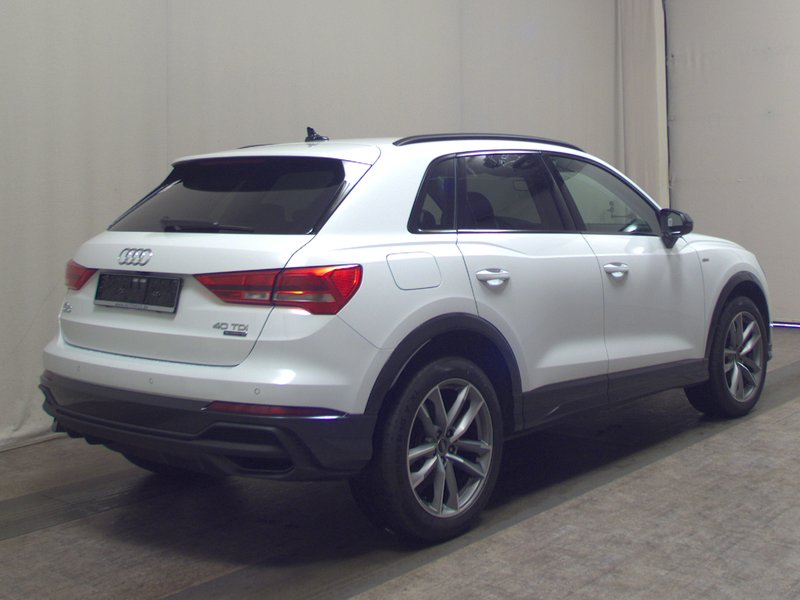 Audi Q3 40 TDI automatik quattro S line • Full LED • električna peta vrata — 4