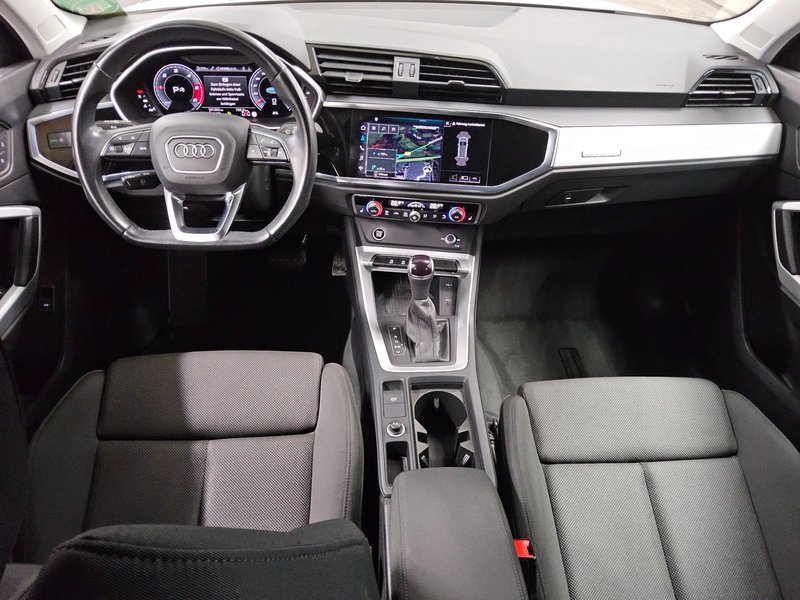 Audi Q3 40 TDI automatik quattro S line • Full LED • električna peta vrata — 5