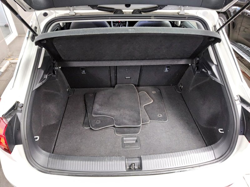 Volkswagen T-Roc 1.0 TSI Style • ACC • Full LED — 12
