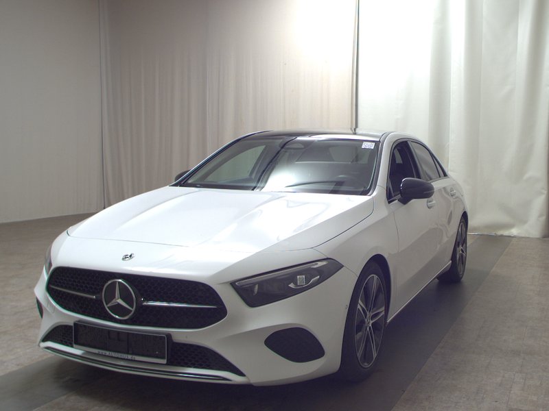 Mercedes-Benz A 220 d automatik Progressive • panorama — 2