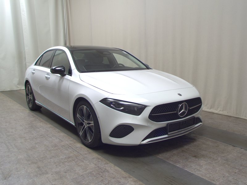 Mercedes-Benz A 220 d automatik Progressive • panorama — 3