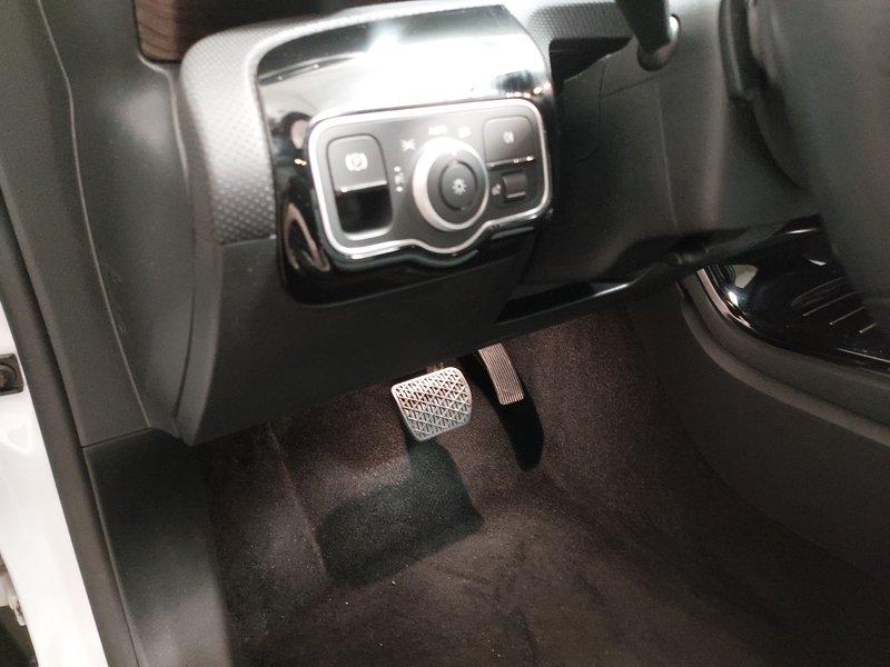 Mercedes-Benz A 220 d automatik Progressive • panorama — 7