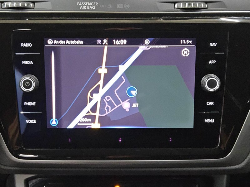 Volkswagen Touran 2.0 TDI automatik Comfortline • Full LED • ACC — 7