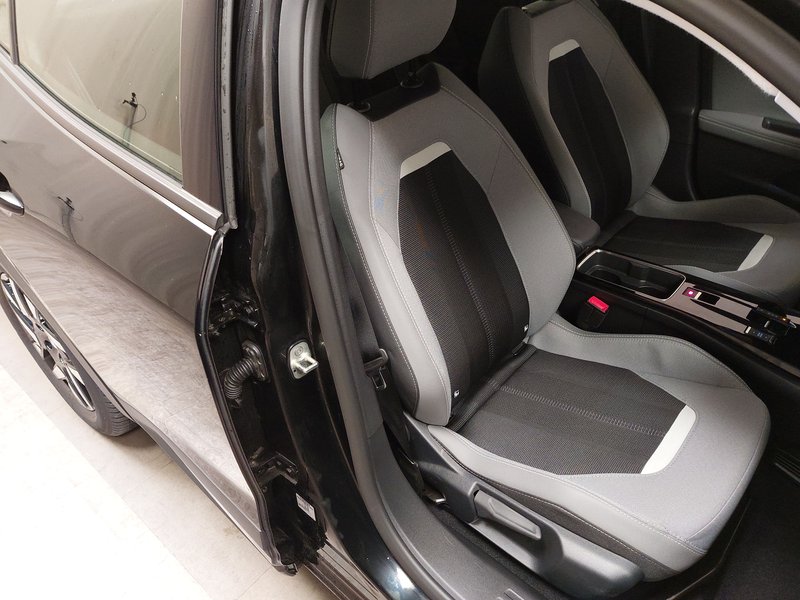 Opel Mokka-e Elegance • Full LED — 10